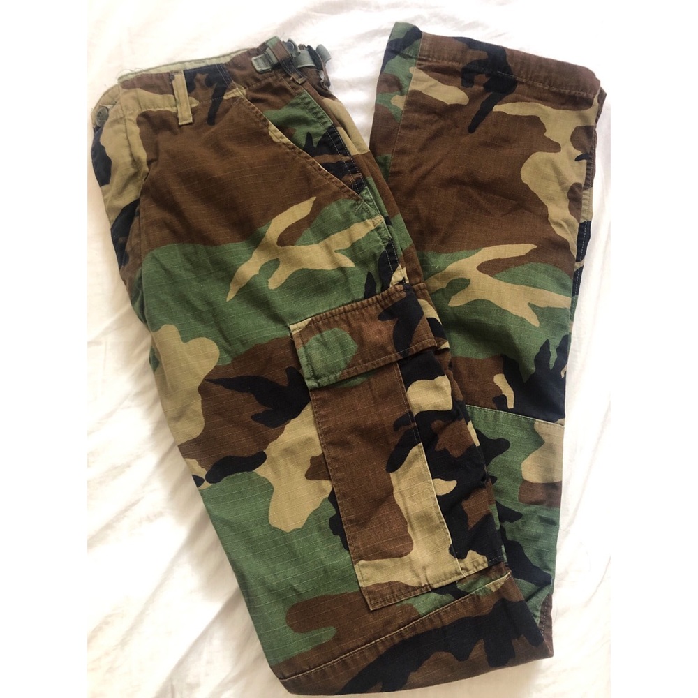 Camouflage Army pants in nearly perfect condition